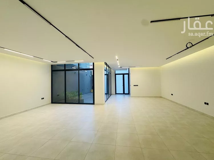 Floor for Sale in Riyadh Al Arid 8