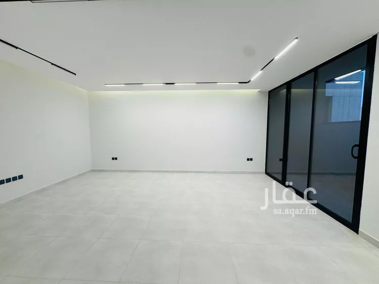 Floor for Sale in Riyadh Al Arid 6