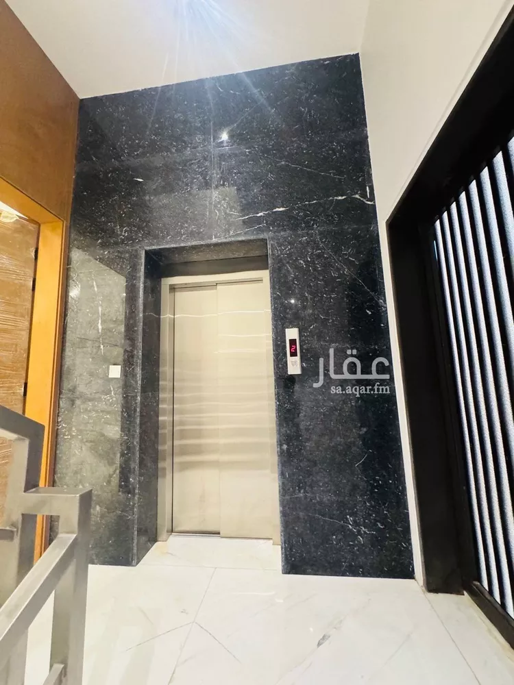 Floor for Sale in Riyadh Al Arid 10