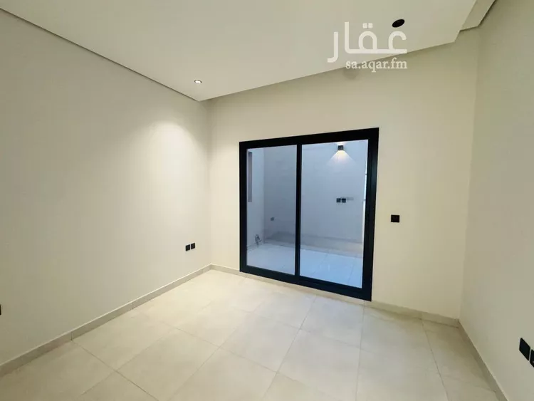 Floor for Sale in Riyadh Al Arid 11