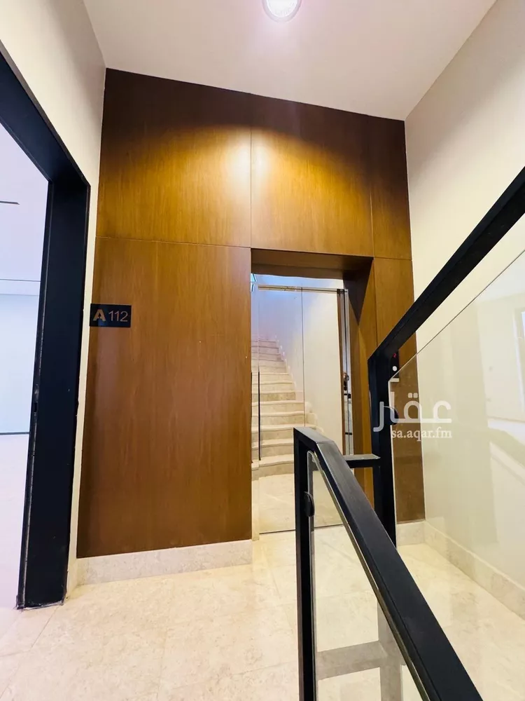 Floor for Sale in Riyadh Al Arid 7