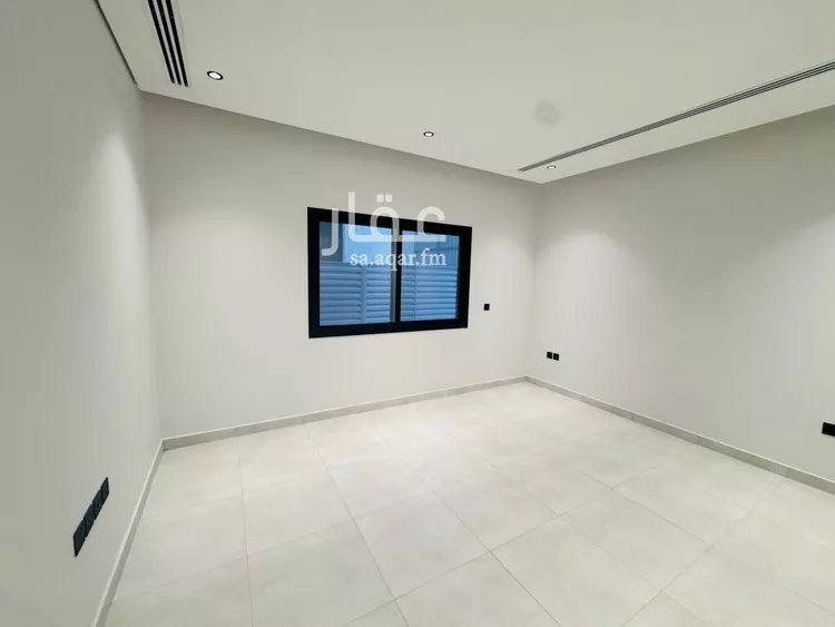 Floor for Sale in Riyadh Al Arid 11