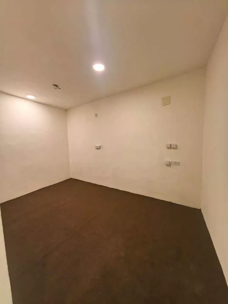 عمارة للإيجار في شارع بدر الدين العيني, حي أم الحمام الشرقي, مدينة الرياض, منطقة الرياض صورة 4