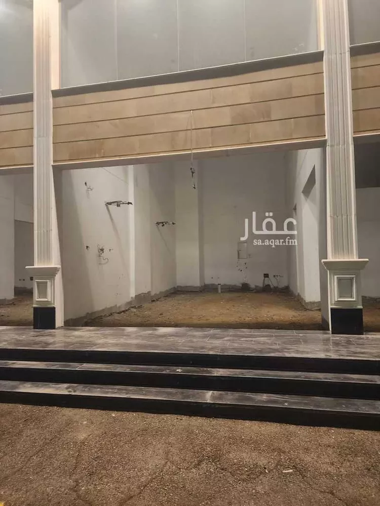 محل للإيجار في شارع الملك خالد ابن عبدالعزيز سعود, حي البندر, مدينة ينبع, منطقة المدينة المنورة صورة 2