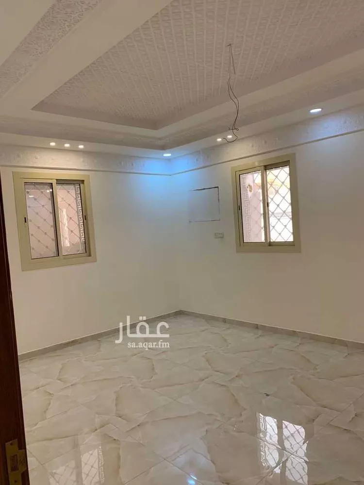 شقة للإيجار في شارع ابن المادح ، حي الحلقة الشرقية ، الطائف ، الطائف
