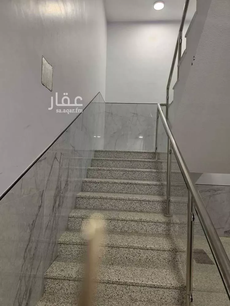 عمارة للبيع في شارع العاشر, حي مدينة العمال, مدينة الدمام, المنطقة الشرقية صورة 3