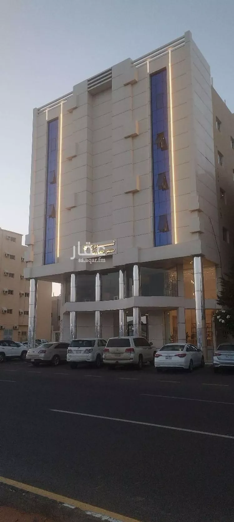 عمارة للبيع في شارع خليفة ابن بشر, حي الزهراء, مدينة حائل, منطقة حائل صورة 3