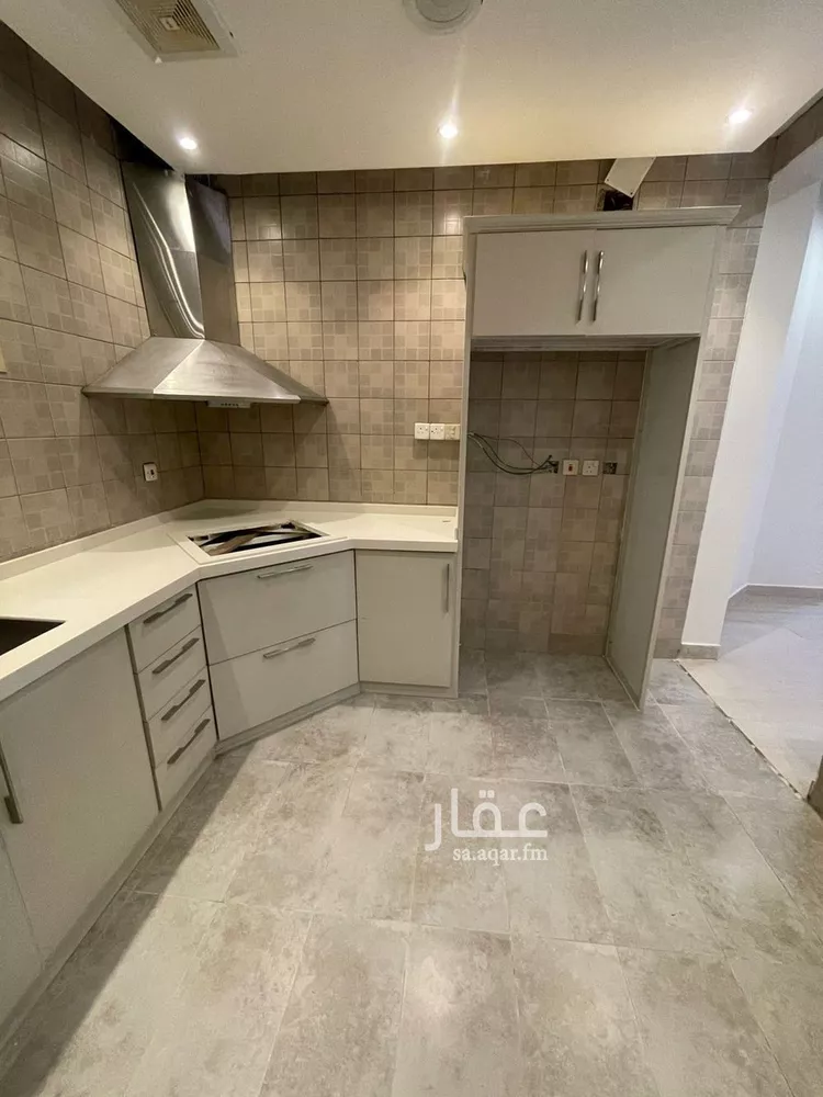 فيلا للبيع في شارع علي القرشي, حي النهضة, مدينة بريدة, منطقة القصيم صورة 3