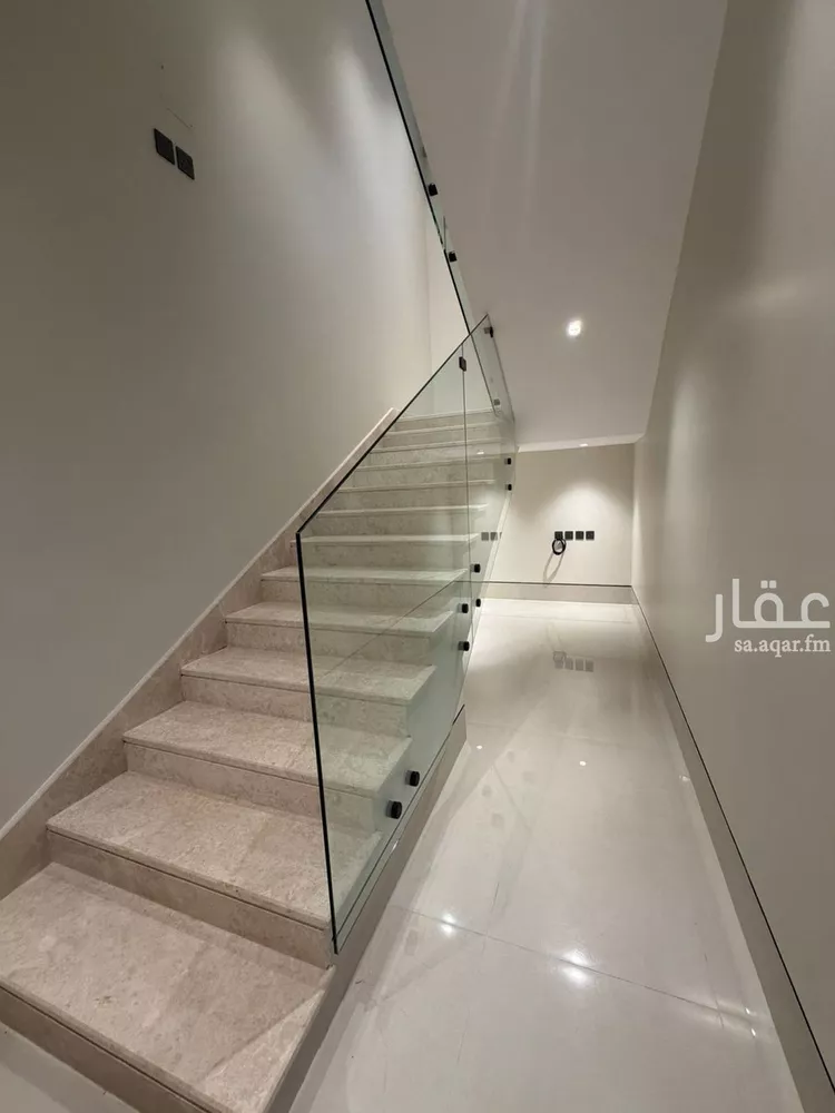 فيلا للبيع في شارع وادي شعيت, حي الرحاب, مدينة بريدة, منطقة القصيم صورة 3