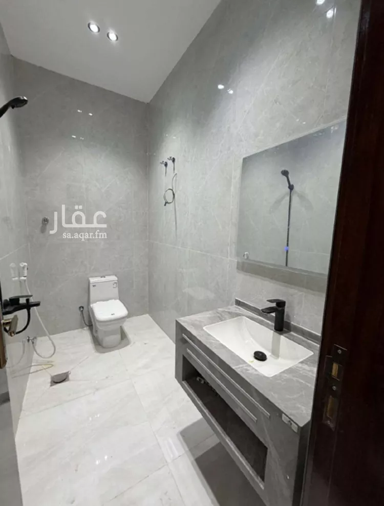 فيلا للبيع في شارع عباد ابن عبيد ابن التيهان, حي الصناعية, مدينة المدينة المنورة, منطقة المدينة المنورة صورة 3