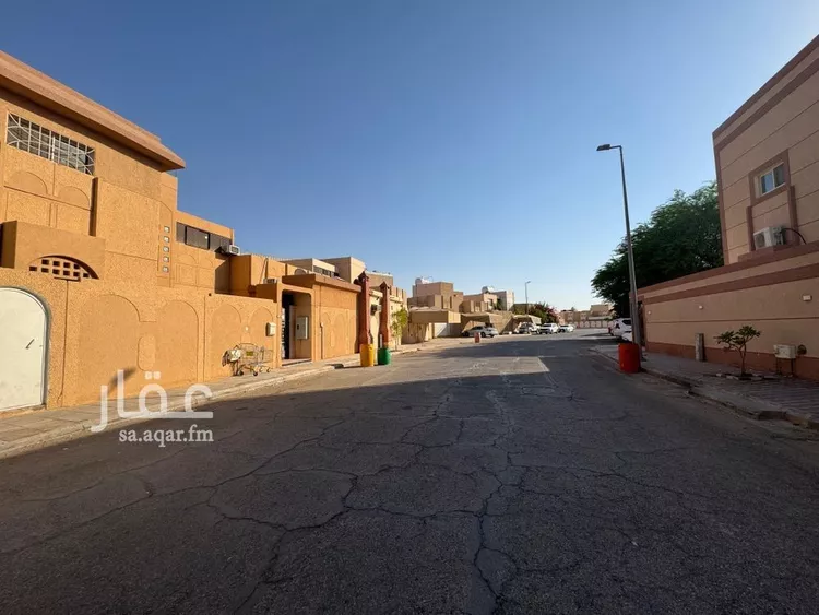 فيلا للبيع في شارع محمد بن باز, حي الإسكان, مدينة بريده, منطقة القصيم صورة 5
