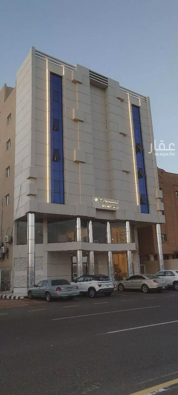 عمارة للبيع في شارع خليفة ابن بشر, حي الزهراء, مدينة حائل, منطقة حائل صورة 2