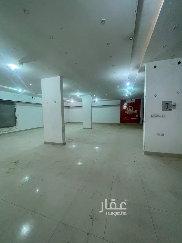 محل للإيجار في شارع عثمان بن عفان, حي النهضة, مدينة بريدة, منطقة القصيم