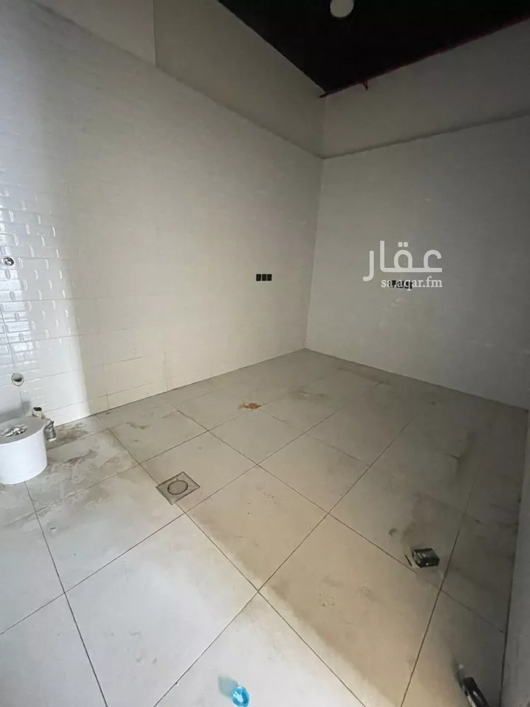 محل للإيجار في شارع عثمان بن عفان, حي النهضة, مدينة بريدة, منطقة القصيم