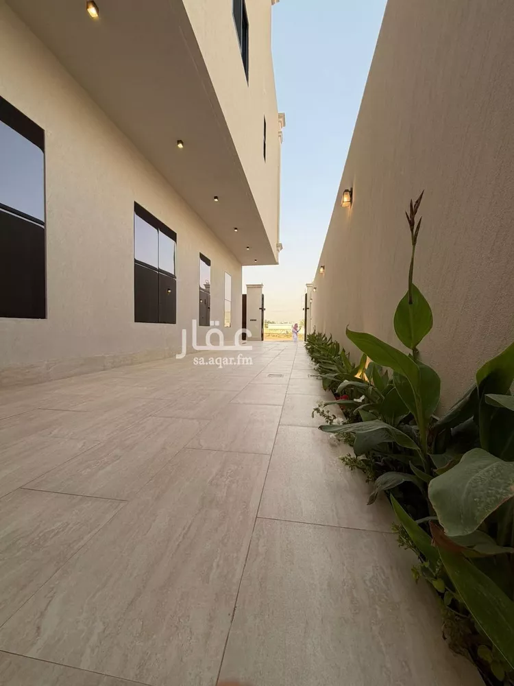 فيلا للبيع في شارع وادي شعيت, حي الرحاب, مدينة بريدة, منطقة القصيم صورة 2