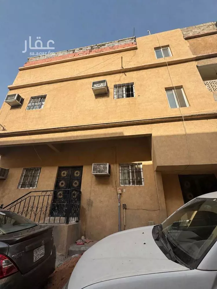 Building for Sale in Riyadh Umm Al Hamam Al Sharqi