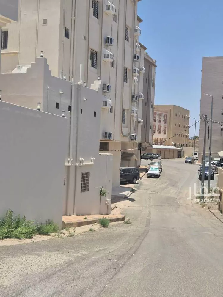 شقة للإيجار في شارع الامير عبدالاله , حي السوق, مدينة الباحة, منطقة الباحة صورة 4