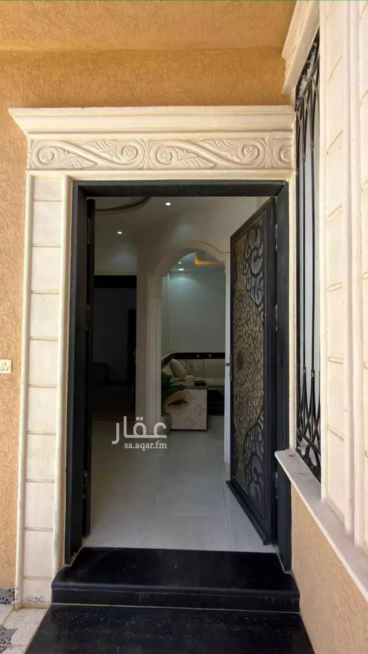 فيلا للبيع في شارع المحضر, حي المعيزيلة, مدينة الرياض, منطقة الرياض 14