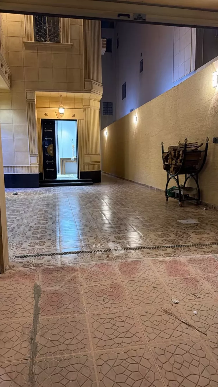 فيلا للبيع في شارع الشموس, حي المعيزيلة, مدينة الرياض, منطقة الرياض 11