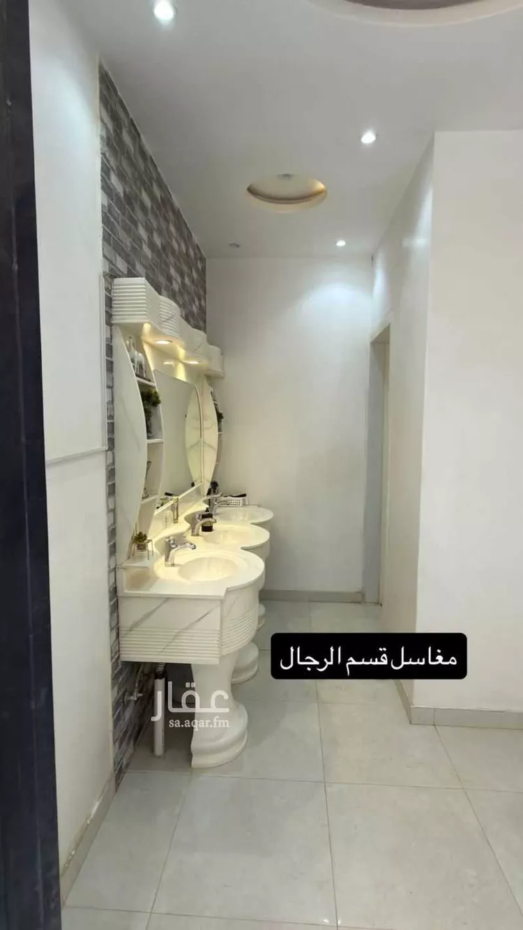 فيلا للبيع في شارع المحضر, حي المعيزيلة, مدينة الرياض, منطقة الرياض 9