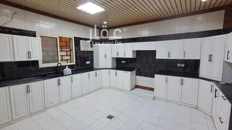 فيلا للإيجار في شارع السراج, حي المعيزيلة, مدينة الرياض, منطقة الرياض صورة 3