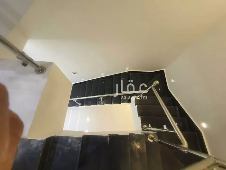 فيلا للبيع في شارع عازب بن الحارث, حي أحد, مدينة الدمام, المنطقة الشرقية صورة 3