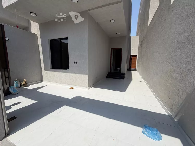 فيلا للبيع في شارع سعيد بن زيد, حي أحد, مدينة الدمام, المنطقة الشرقية صورة 2