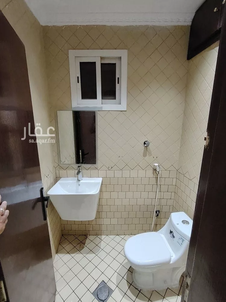 فيلا للإيجار في شارع الحياري, حي النفل, مدينة الرياض, منطقة الرياض 15