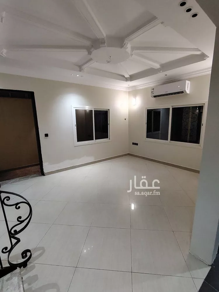 فيلا للإيجار في شارع الحياري, حي النفل, مدينة الرياض, منطقة الرياض 14