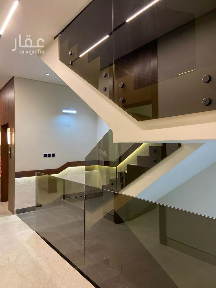 فيلا للبيع في شارع ضوء الصباح, حي المهدية, مدينة الرياض, منطقة الرياض 13