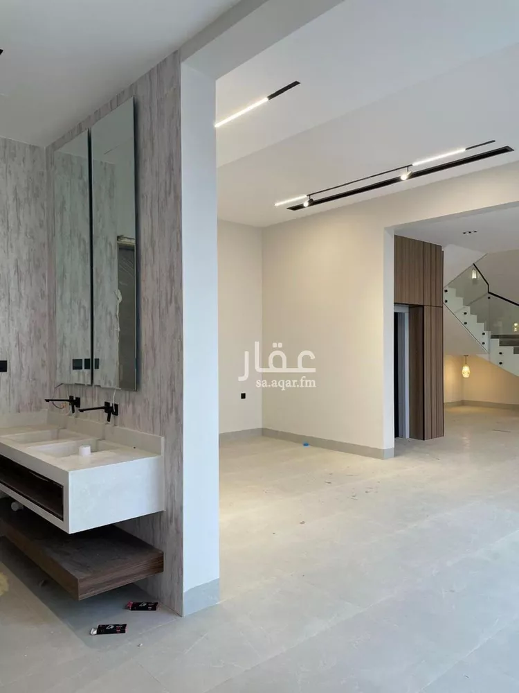 فيلا للبيع في شارع الحافظ بن كثير, حي المهدية, مدينة الرياض, منطقة الرياض صورة 3