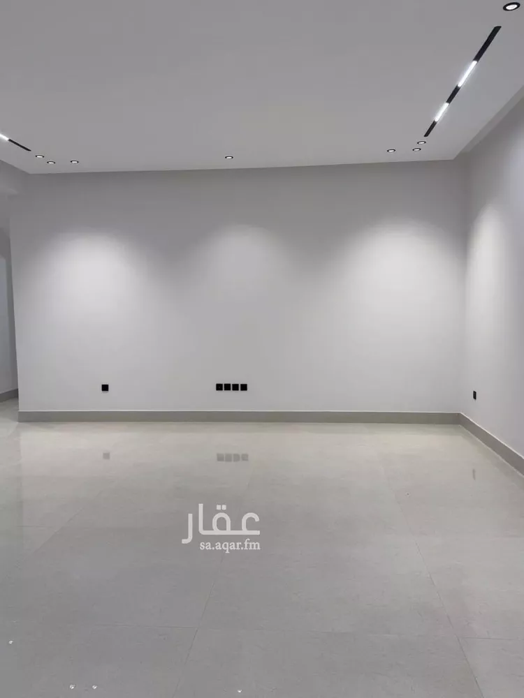 فيلا للبيع في شارع أنس الكناني, حي المهدية, مدينة الرياض, منطقة الرياض 8