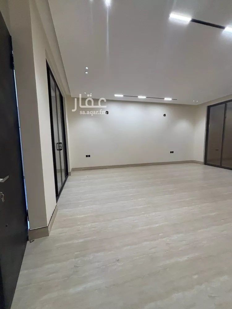 فيلا للبيع في شارع السيل الكبير, حي المهدية, مدينة الرياض, منطقة الرياض صورة 2