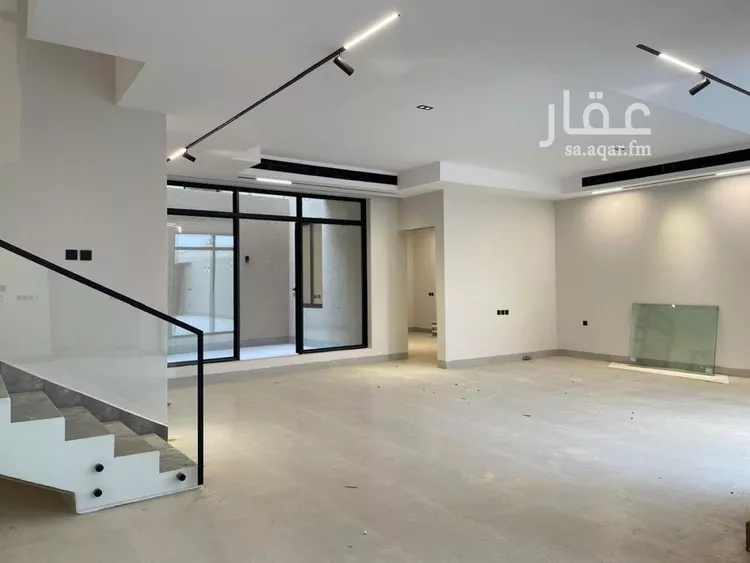 فيلا للبيع في شارع أحمد مفتي المكي الحنفي, حي المهدية, مدينة الرياض, منطقة الرياض صورة 2