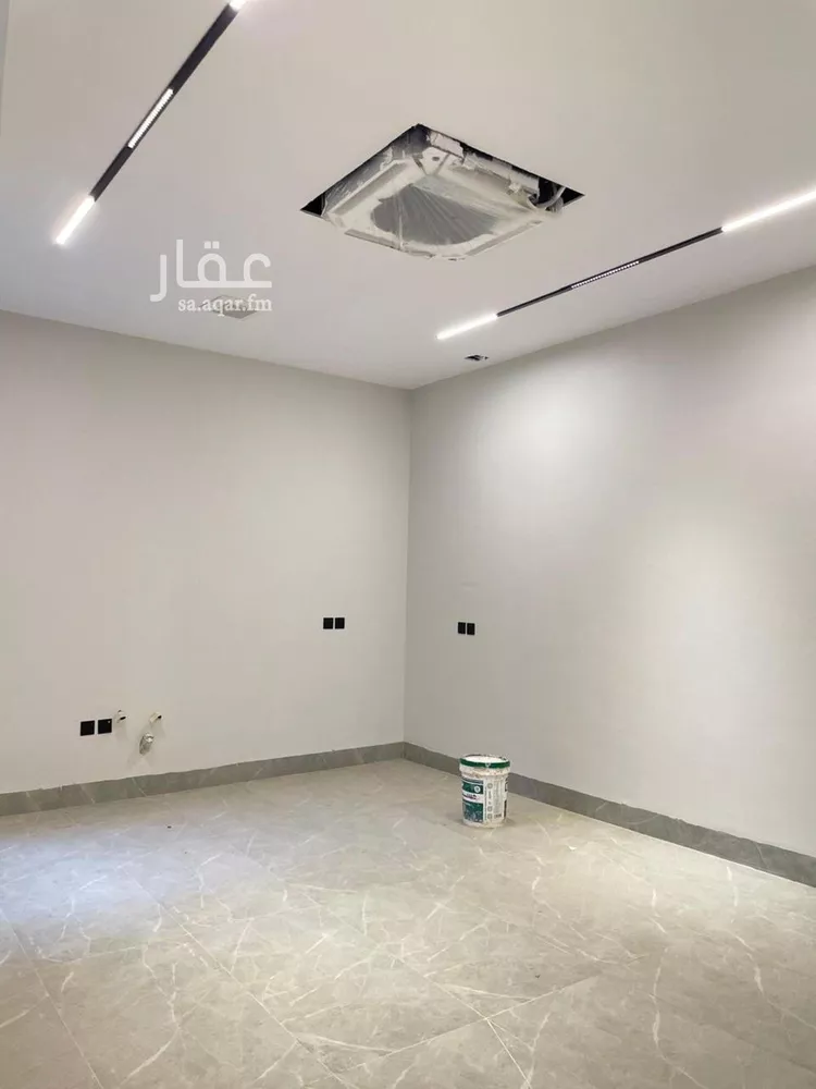 فيلا للبيع في شارع أحمد مفتي المكي الحنفي, حي المهدية, مدينة الرياض, منطقة الرياض 11