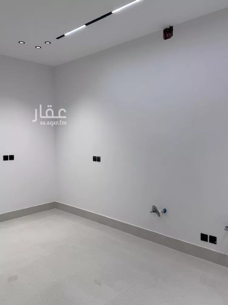 فيلا للبيع في شارع أنس الكناني, حي المهدية, مدينة الرياض, منطقة الرياض 22