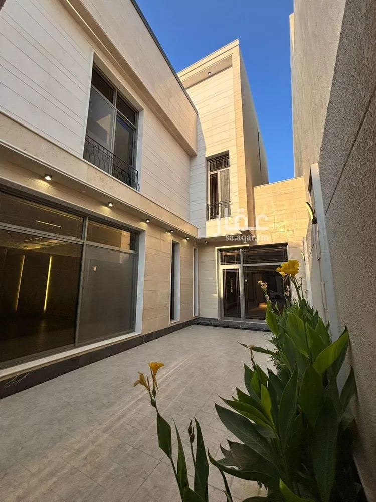 فيلا للبيع في شارع ضوء الصباح, حي المهدية, مدينة الرياض, منطقة الرياض 7