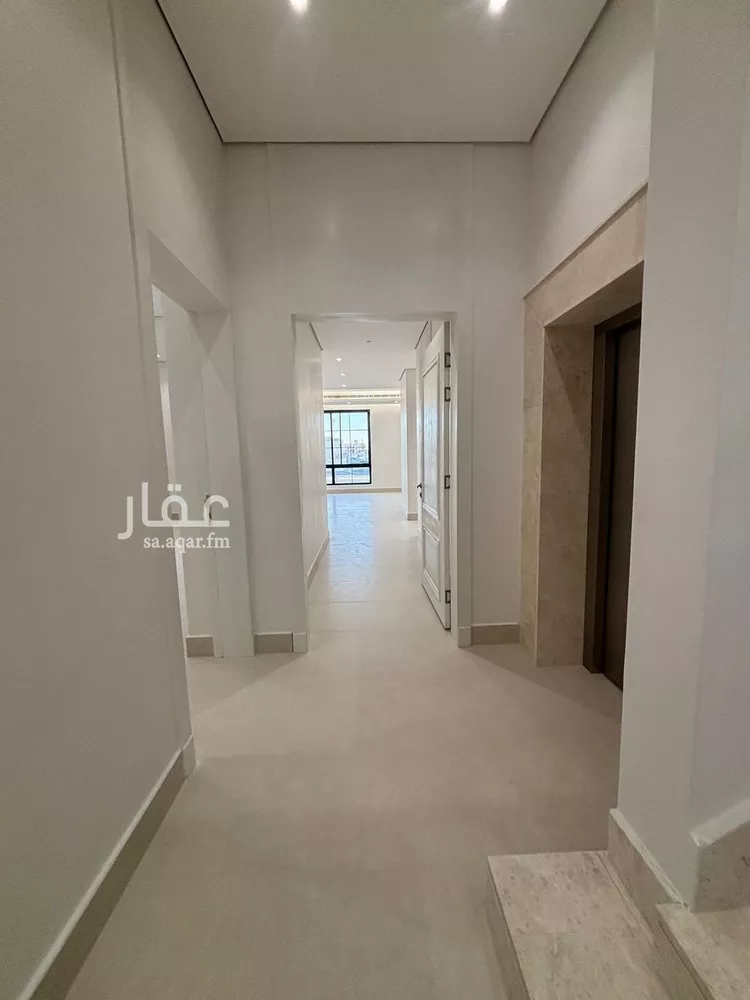 فيلا للبيع في شارع السيل الكبير, حي المهدية, مدينة الرياض, منطقة الرياض 8