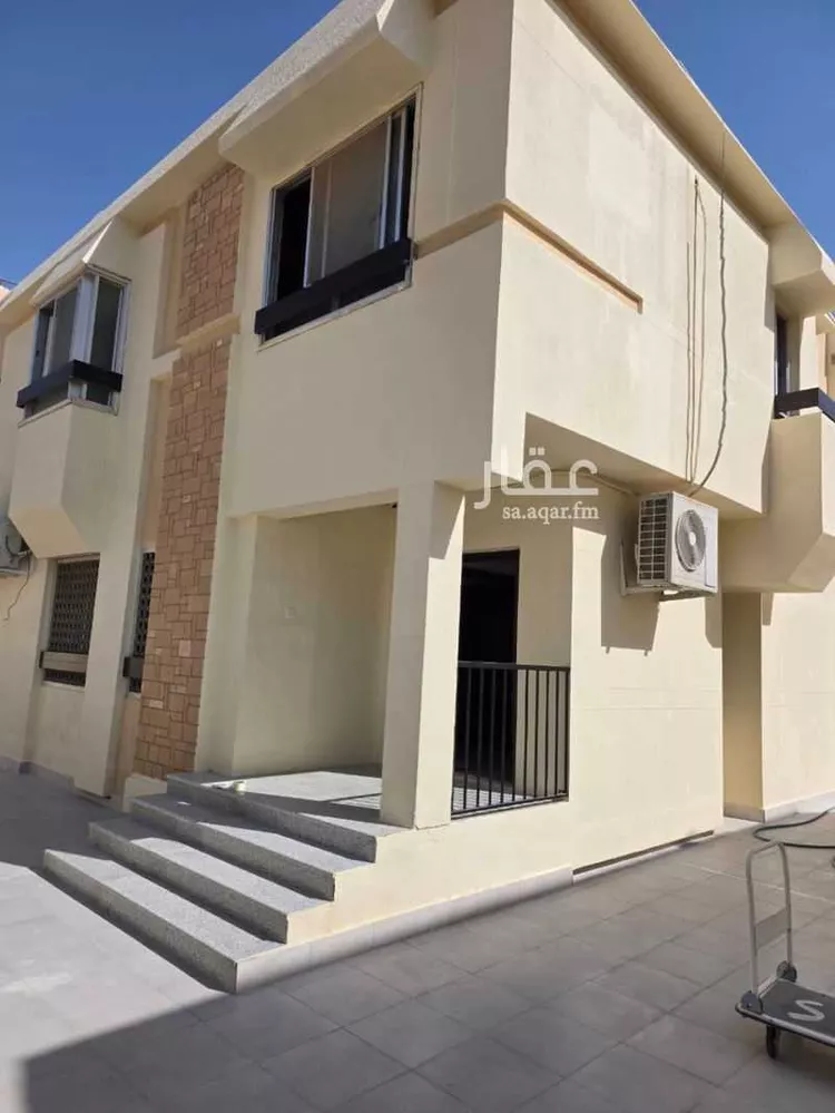 فيلا للإيجار في شارع ابن الفقيه, حي الورود, مدينة الرياض, منطقة الرياض صورة 2