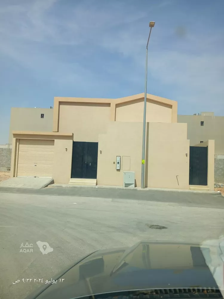 Floor for Rent in Riyadh Al Janadriyah صورة 4