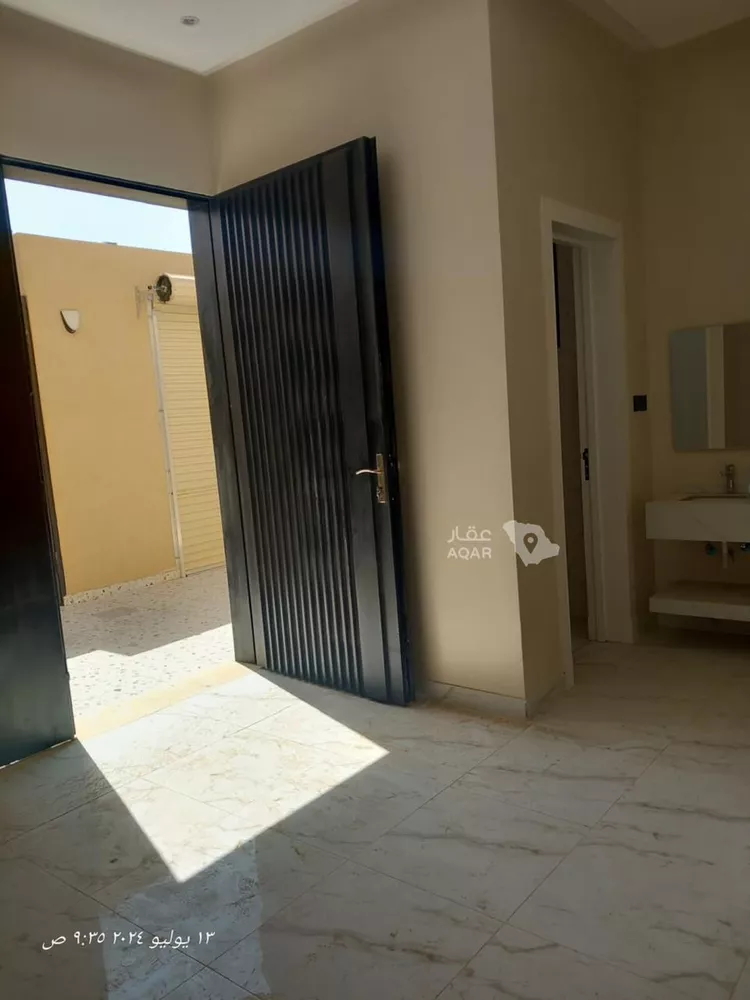 Floor for Rent in Riyadh Al Janadriyah صورة 5