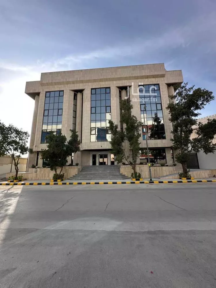 مكتب تجاري للإيجار في شارع نصر بن سيار ، حي الوزارات ، الرياض ، منطقة الرياض صورة 3