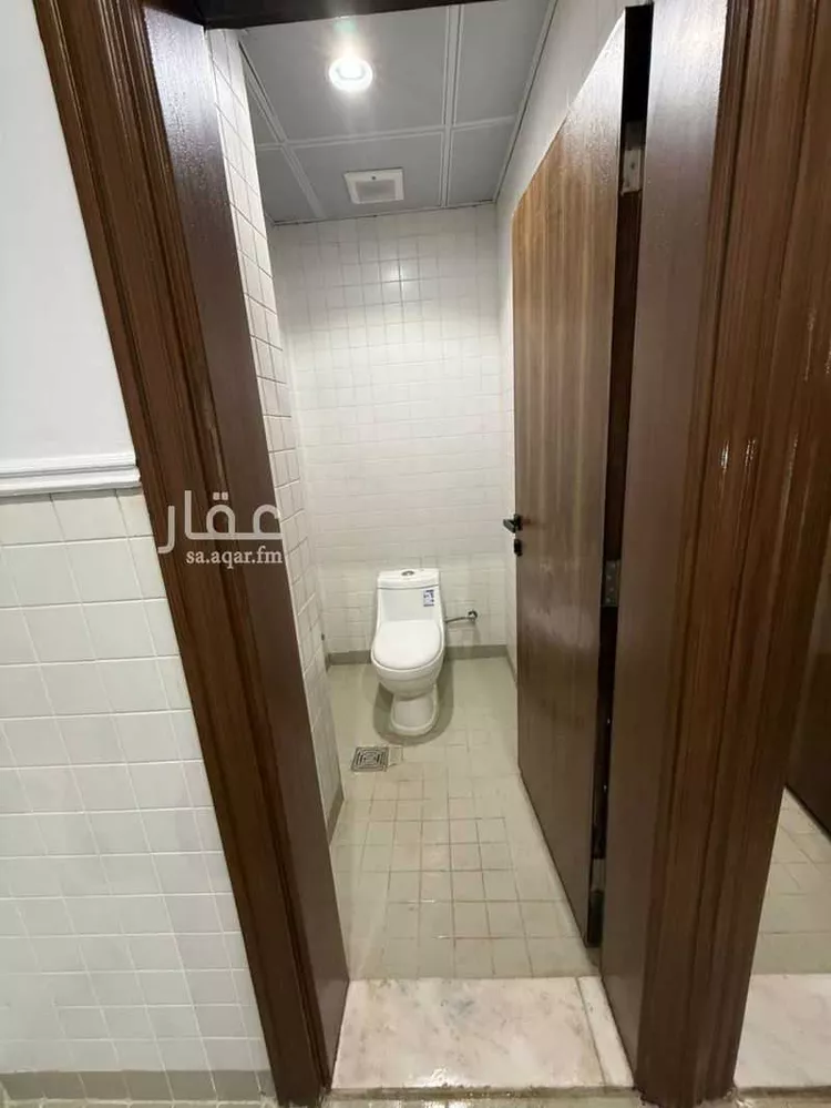 مكتب تجاري للإيجار في شارع نصر بن سيار, حي الوزارات, مدينة الرياض, منطقة الرياض 22