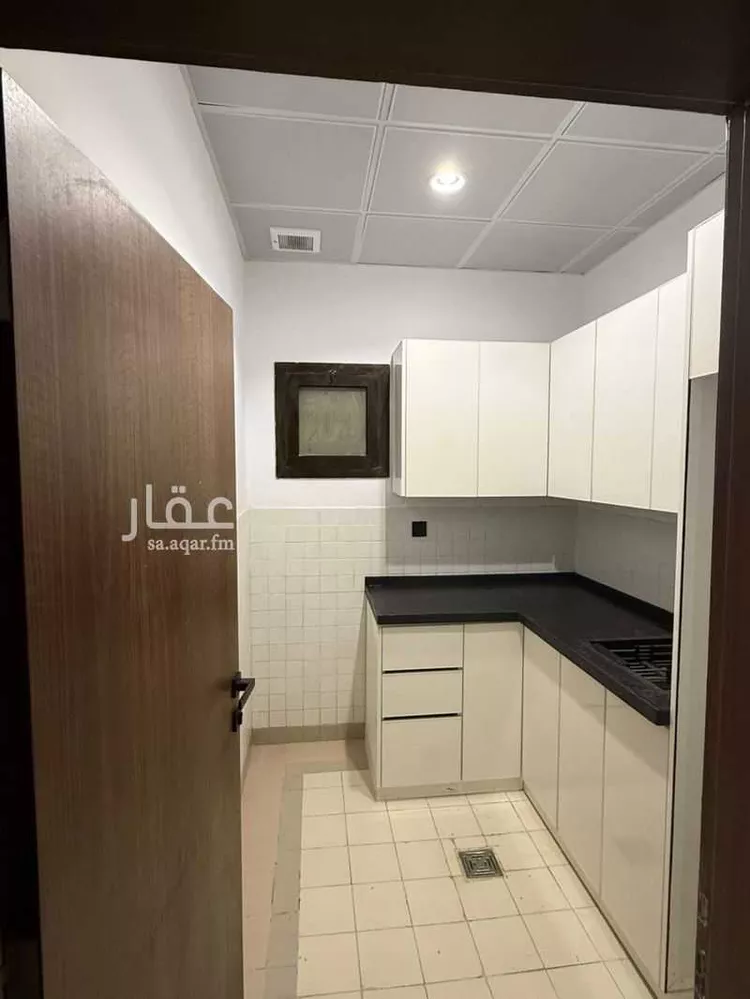 مكتب تجاري للإيجار في شارع نصر بن سيار, حي الوزارات, مدينة الرياض, منطقة الرياض 11