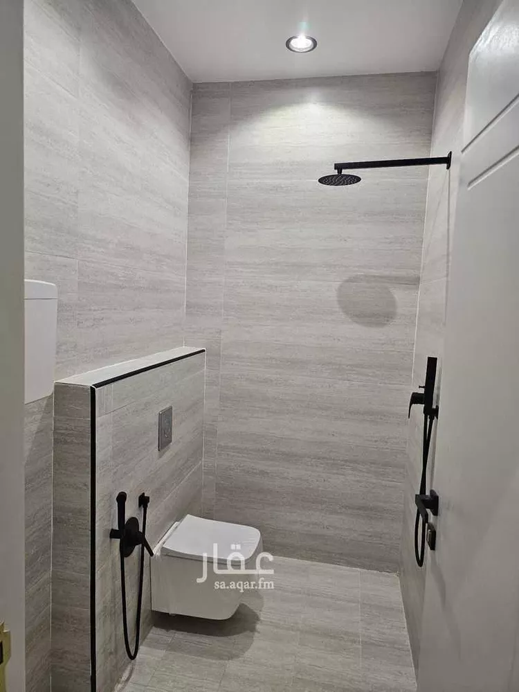Floor for Sale in Al Muzahimiyah Al Hada 17