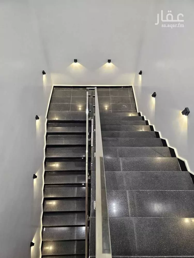 Floor for Sale in Al Muzahimiyah Al Hada 21