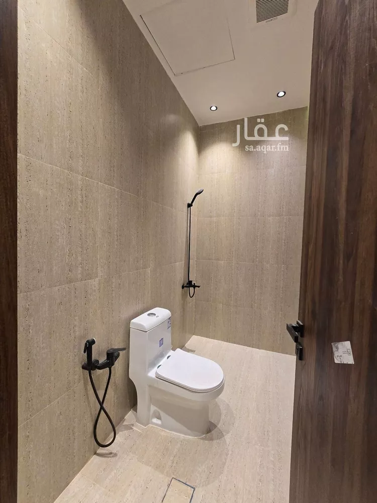 Floor for Sale in Riyadh Al Maizilah 28