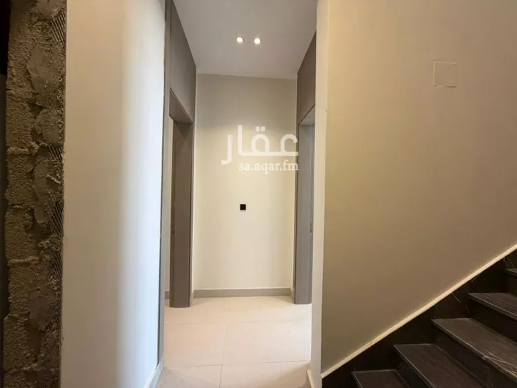 Floor for Sale in Riyadh Al Yarmouk 11