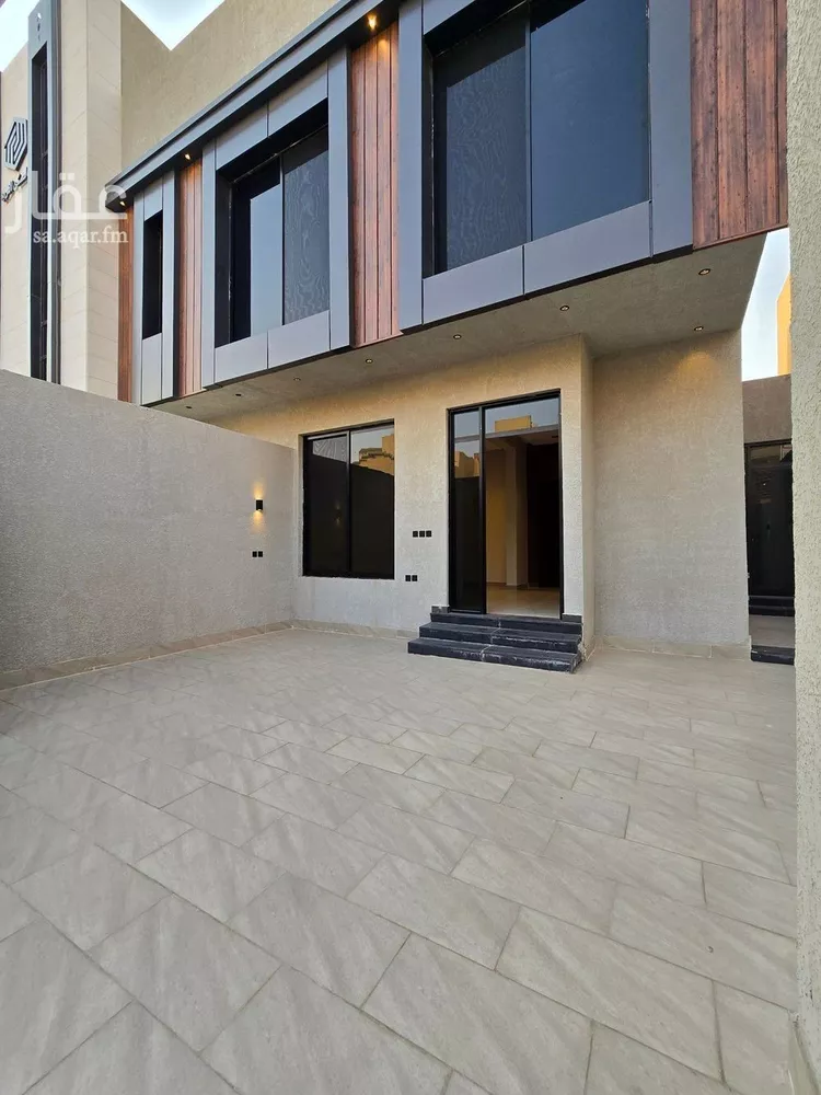 Floor for Sale in Riyadh Al Yarmouk 7