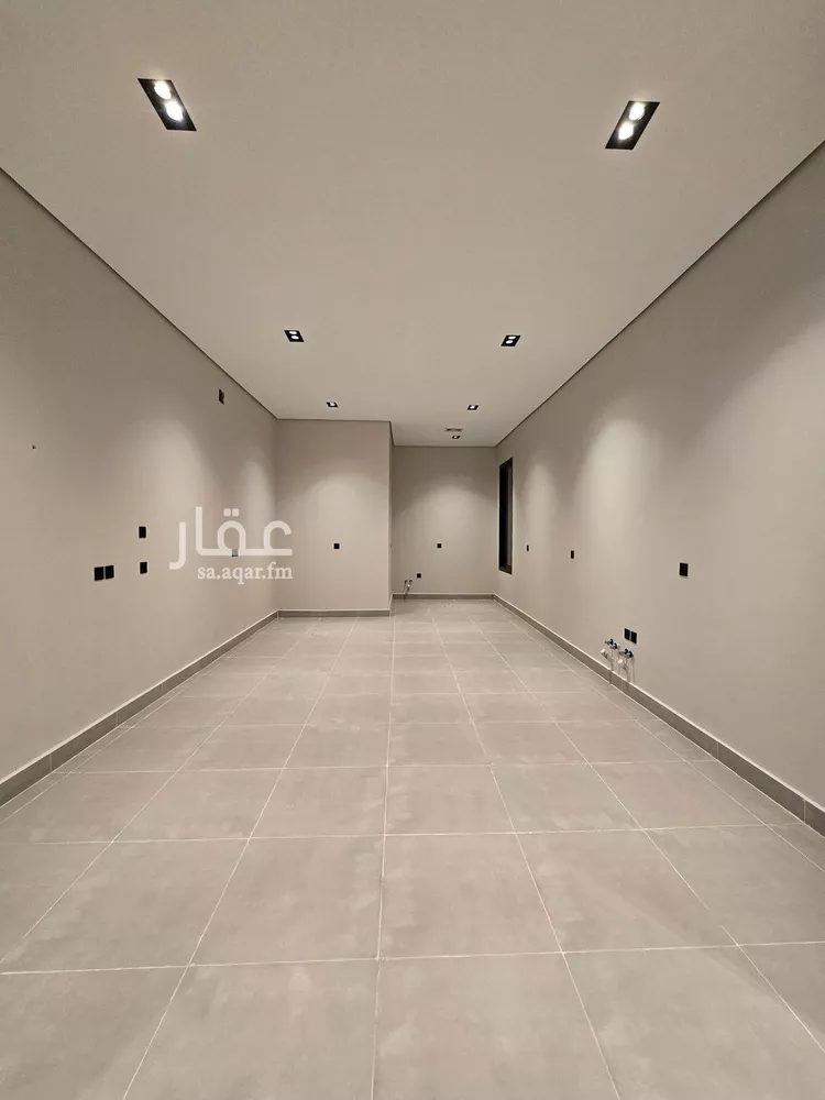 Floor for Sale in Riyadh Al Yarmouk 11